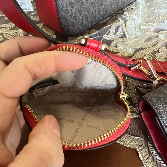 Michael Kors Crossbody with Tech Attached MK Signature - Picture 9 of 12